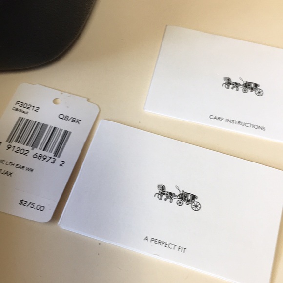 Coach Disney Minnie Mouse Wristlet - Picture 4 of 13